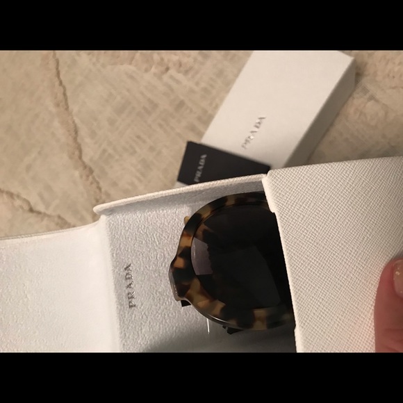 PRADA Women's Pr06Rs Oversize Round Sunglasses - Picture 2 of 3